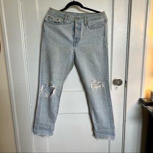 Levi’s “Wedgie” fit in light denim size 29